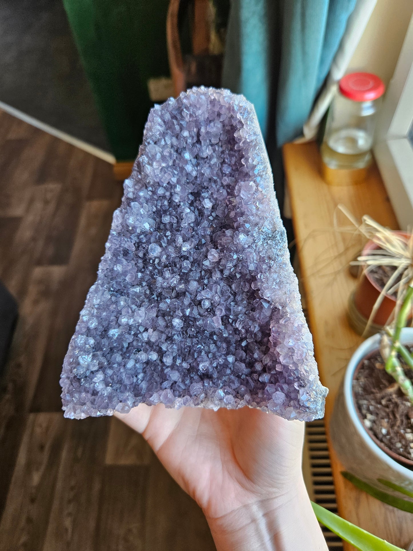 Grape Amethyst geode - 1kg