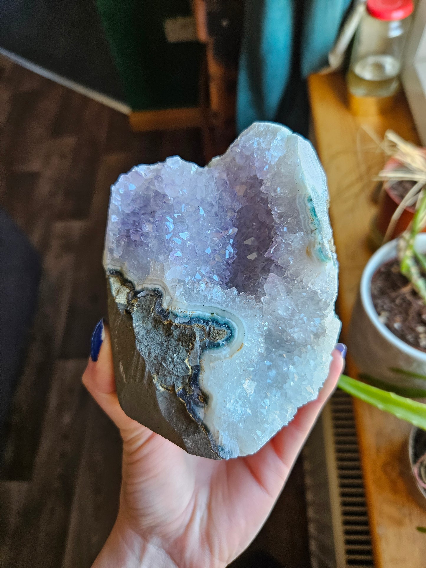 XL Amethyst geode cave - 756g