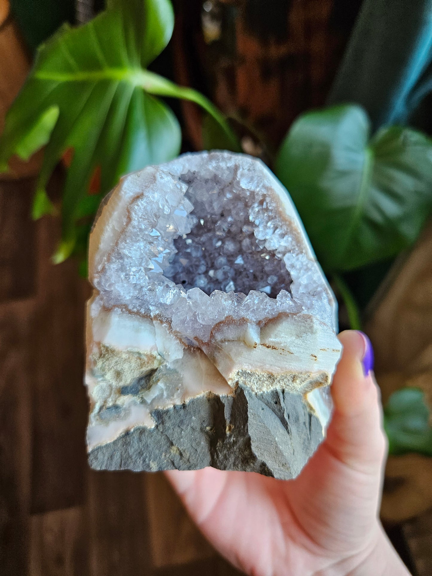 Amethyst pillar geode