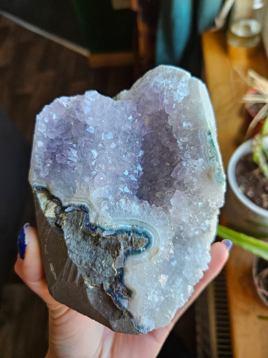 XL Amethyst geode cave - 756g