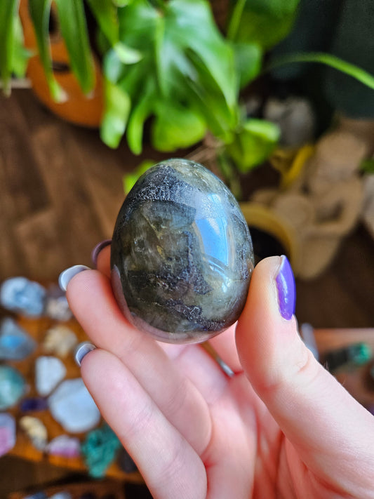 Labradorite egg