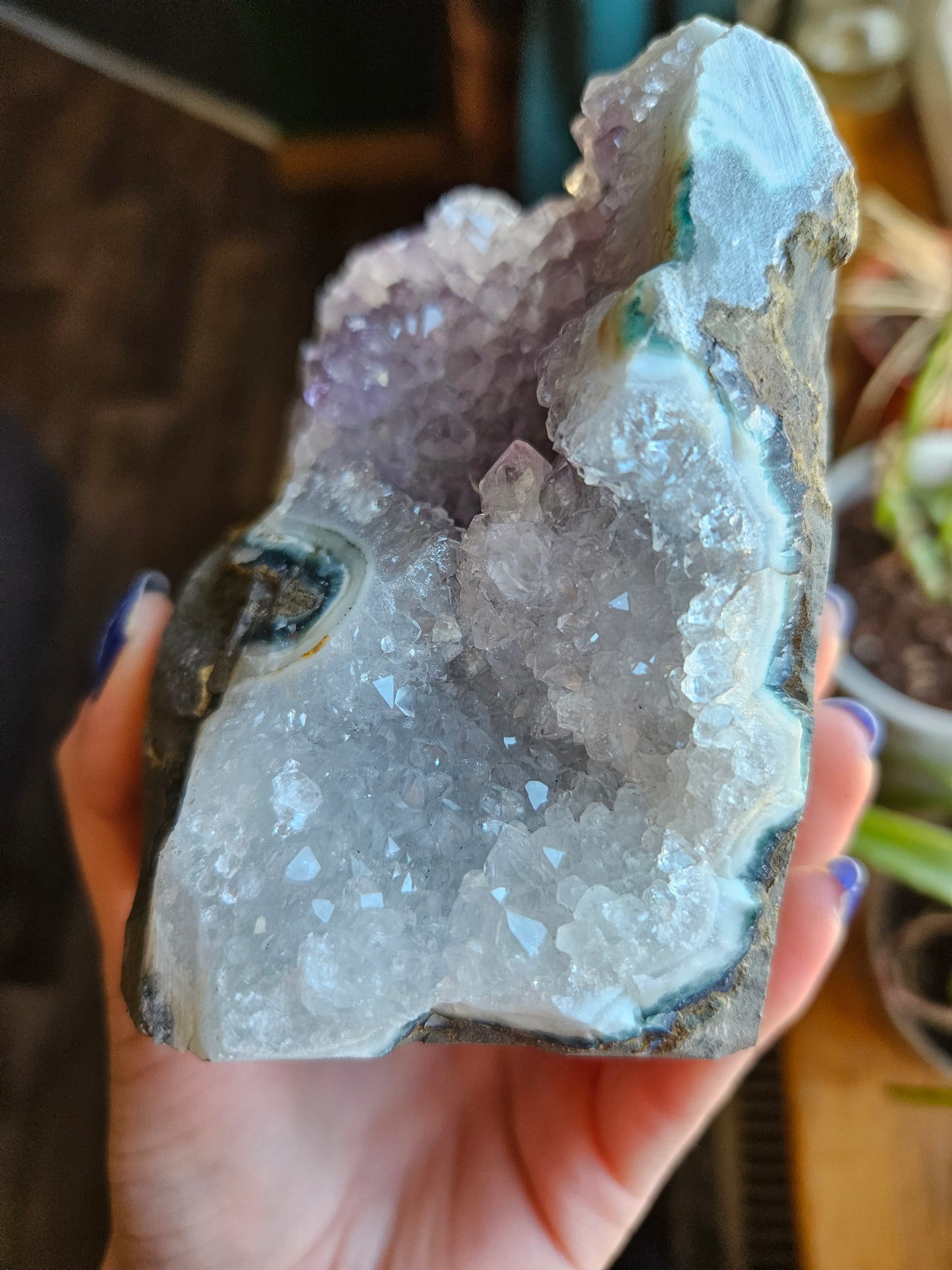 XL Amethyst geode cave - 756g