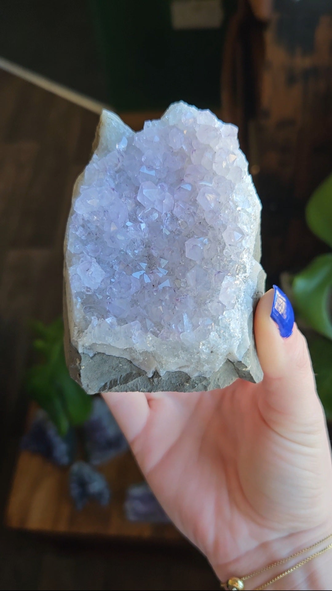 Large Lilac Amethyst geode - 462g