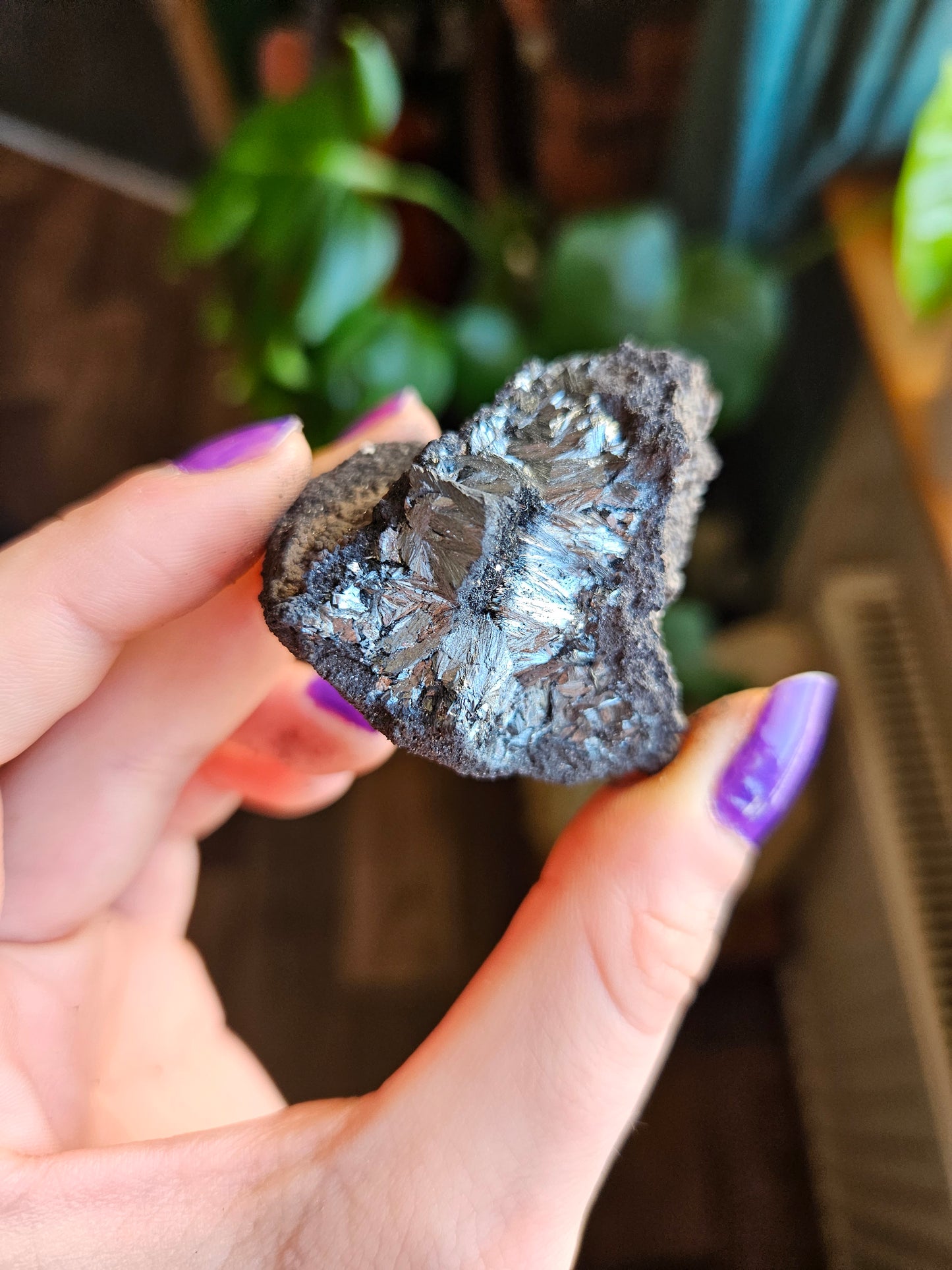 Pyrolusite specimen