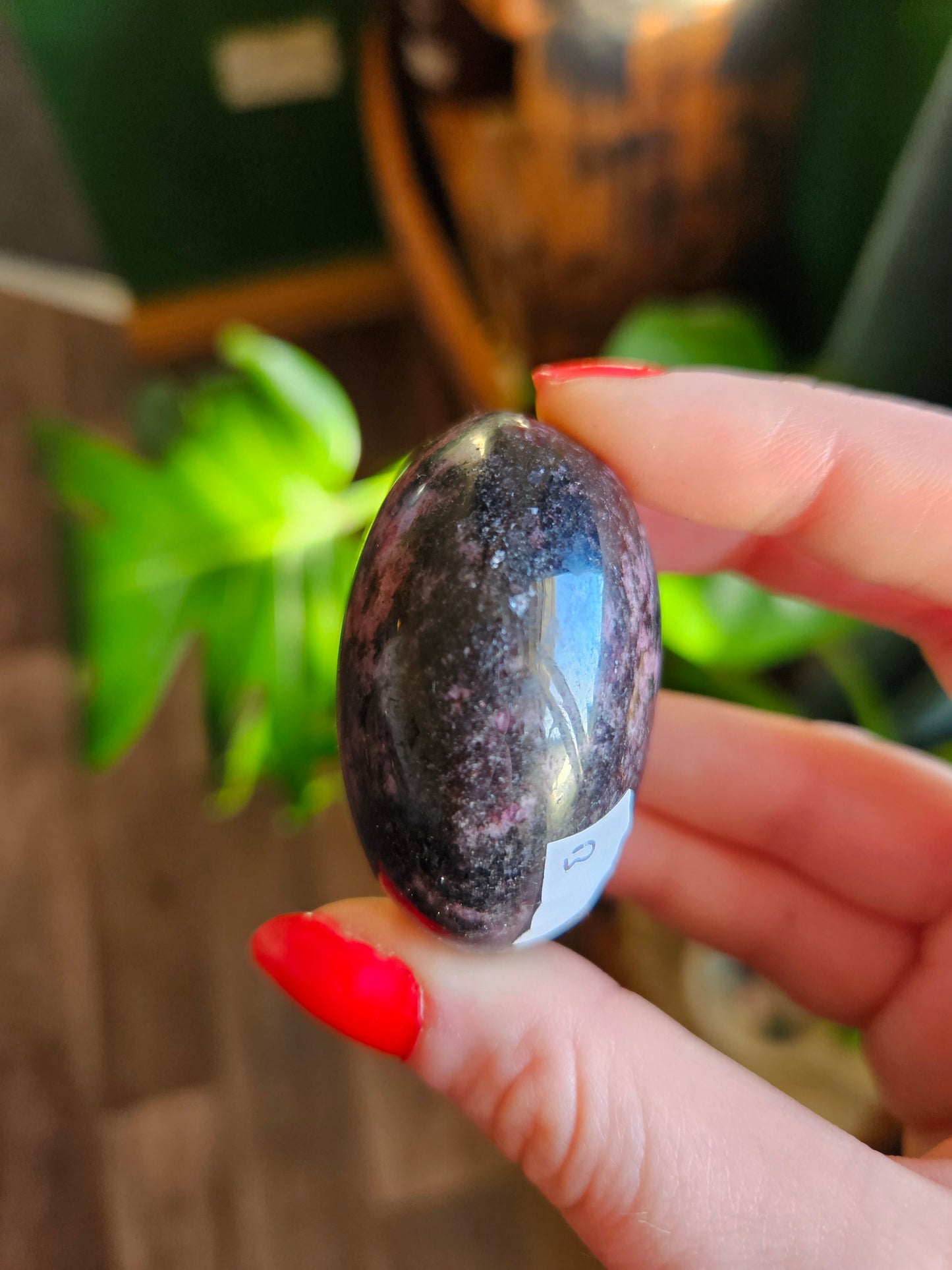 Rhodonite palmstone