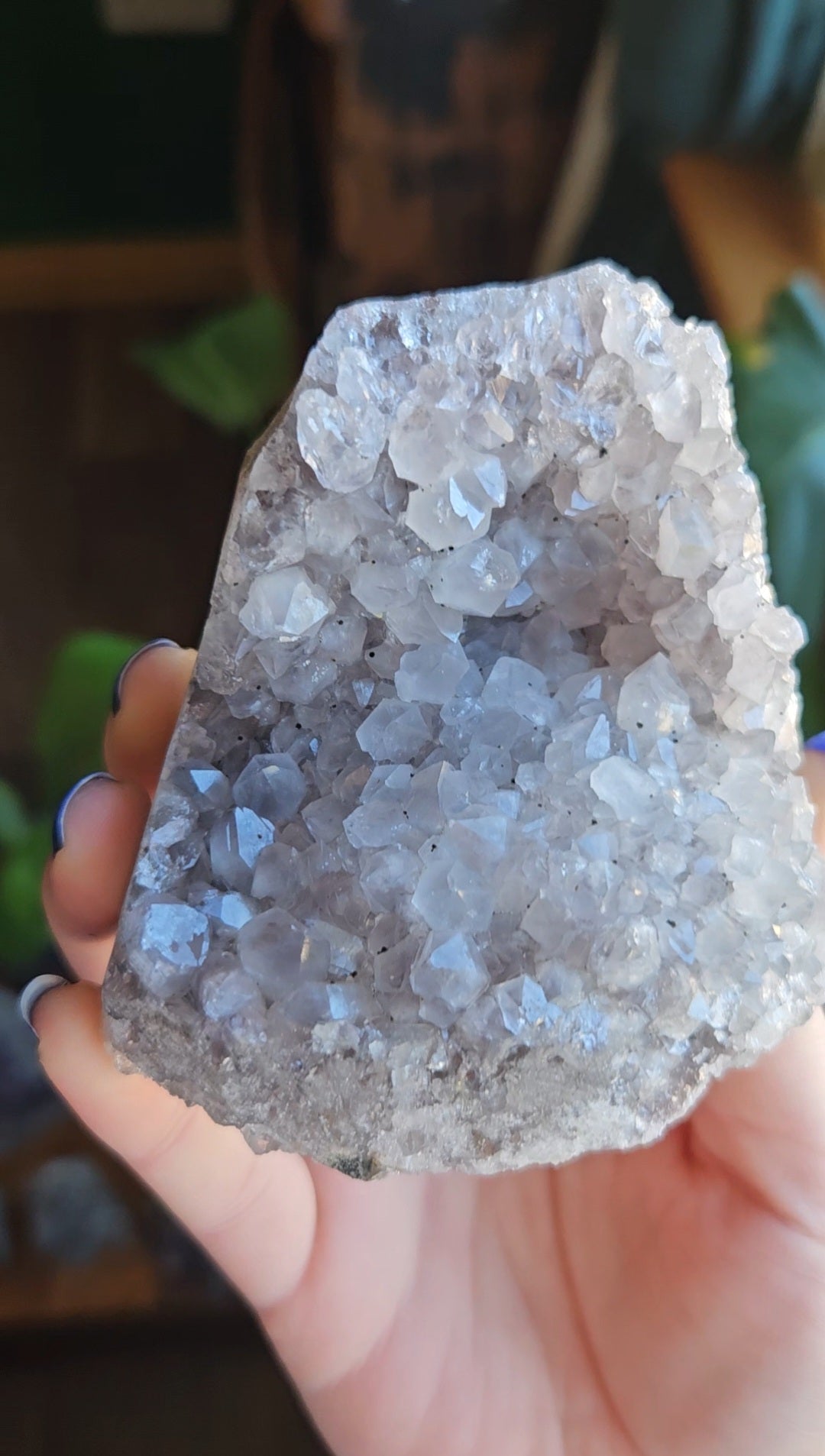 Speckled Amethyst geode - 304g