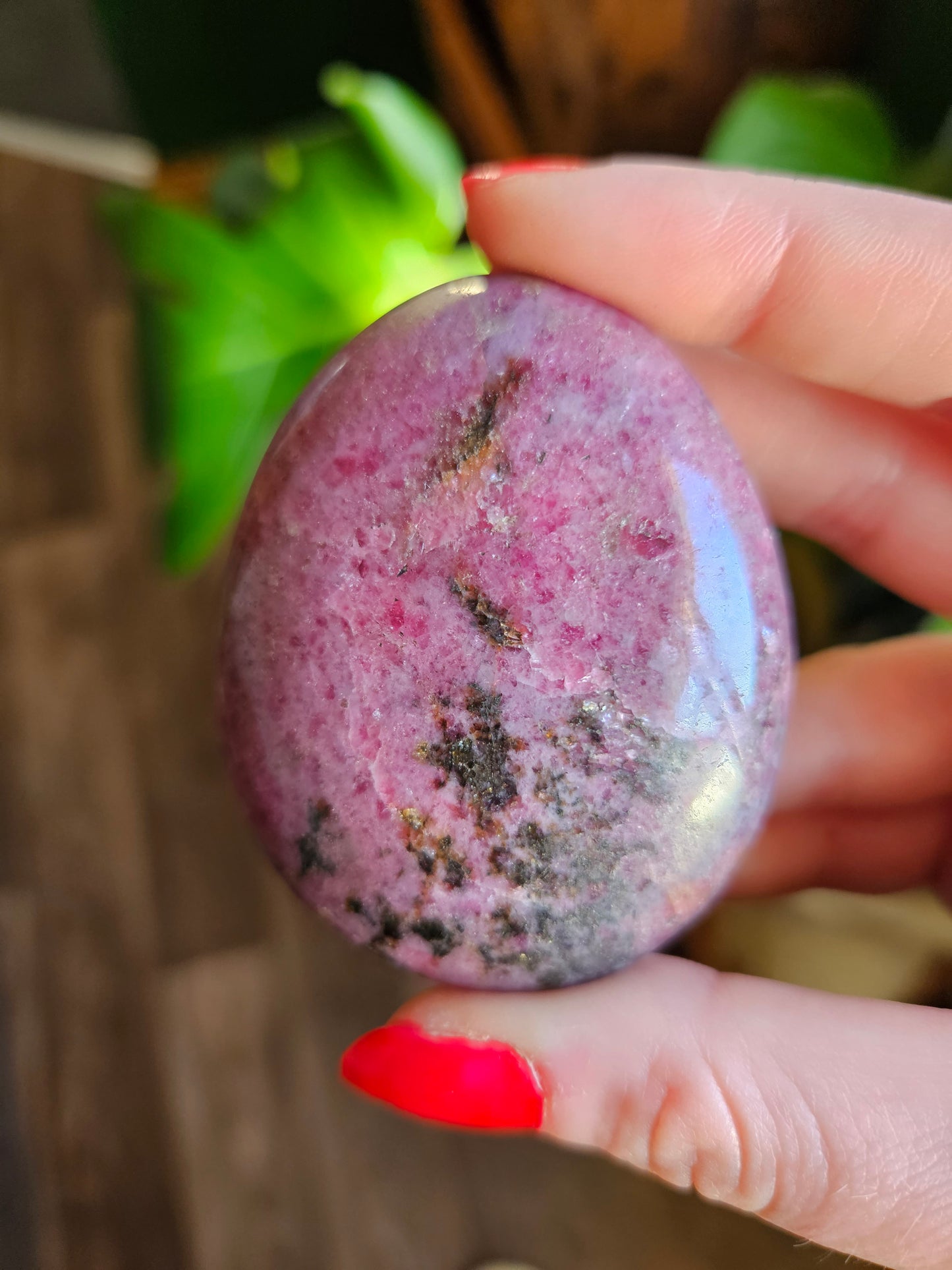 Rhodonite palmstone