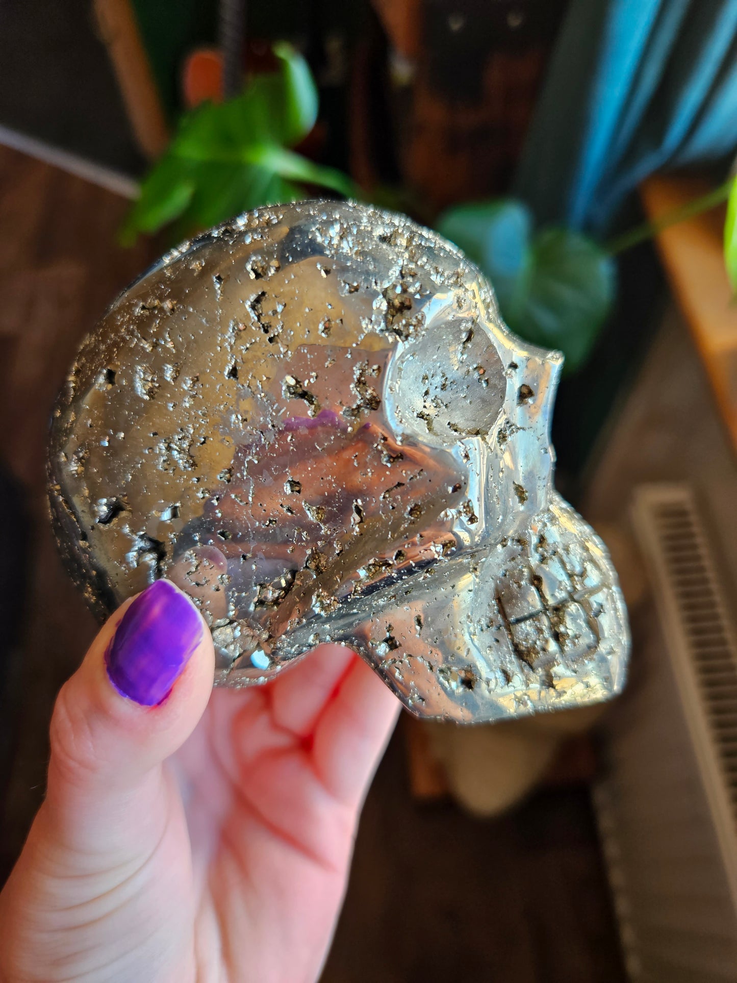 Peruvian Pyrite skull carving - 1kg
