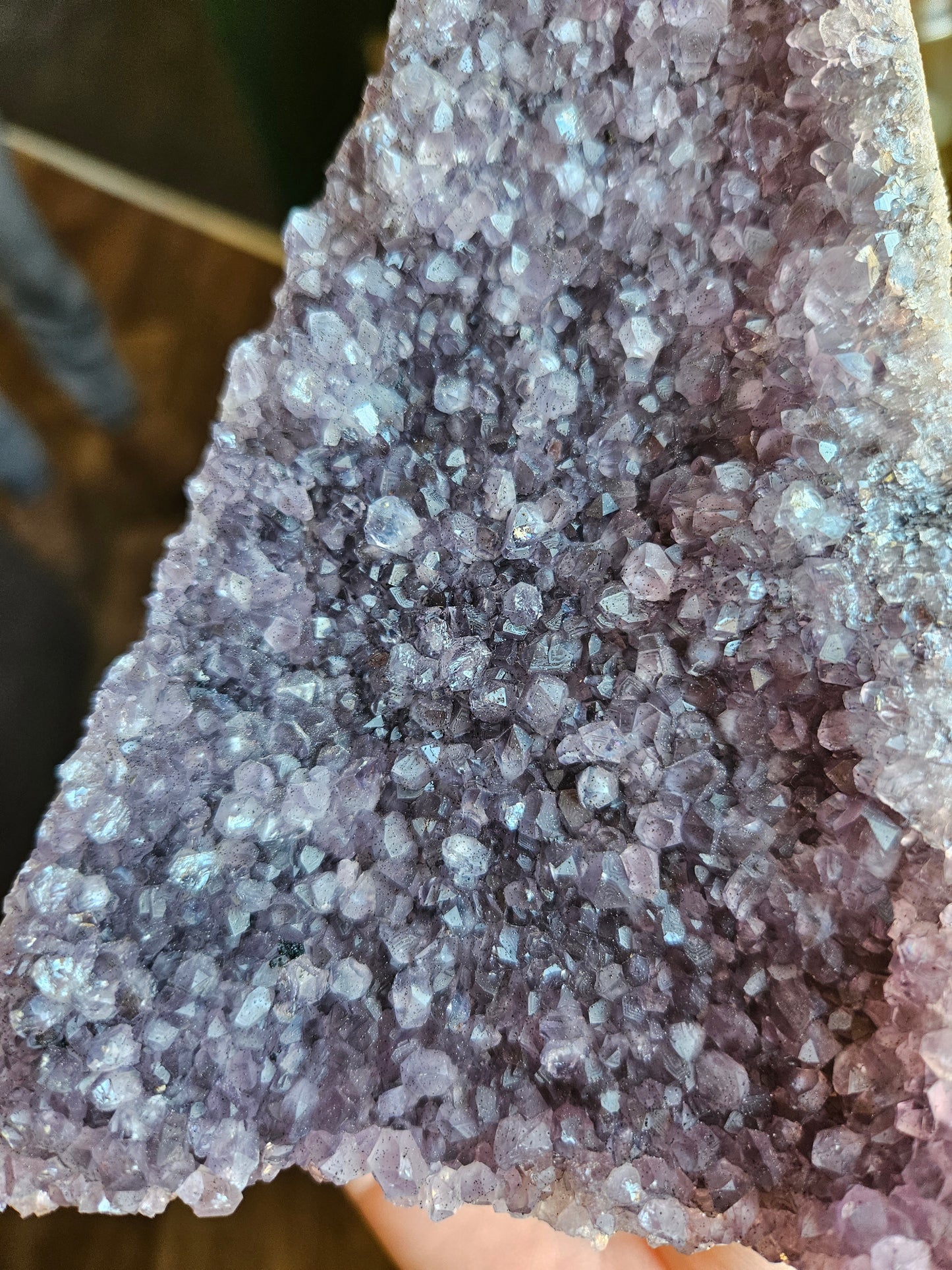 Grape Amethyst geode - 1kg