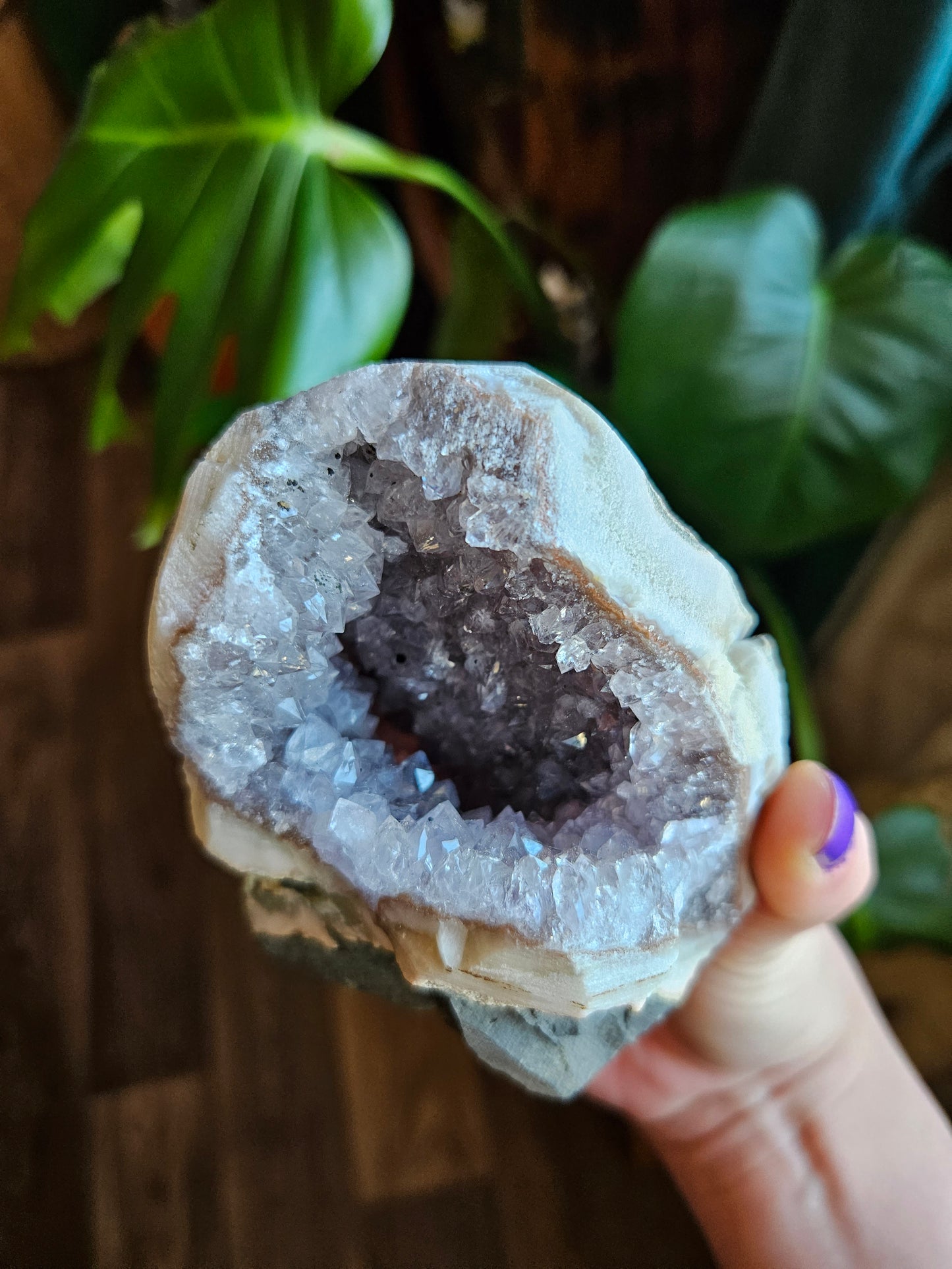 Amethyst pillar geode