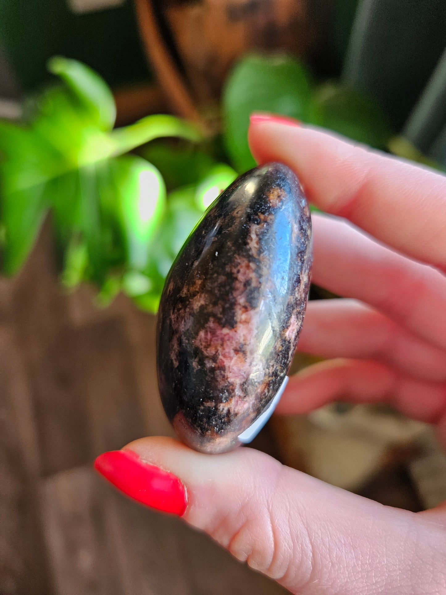 Rhodonite palmstone