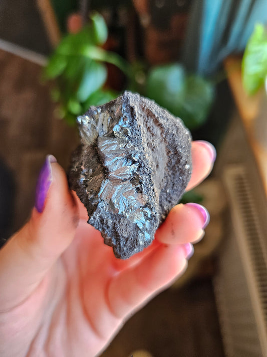 Pyrolusite specimen
