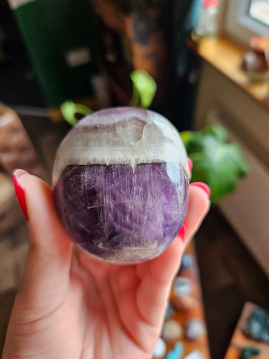 Dream Amethyst palmstone - F