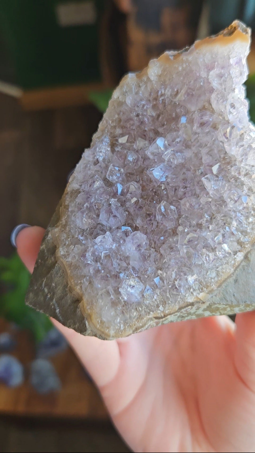 Amethyst triangle geode - 299g
