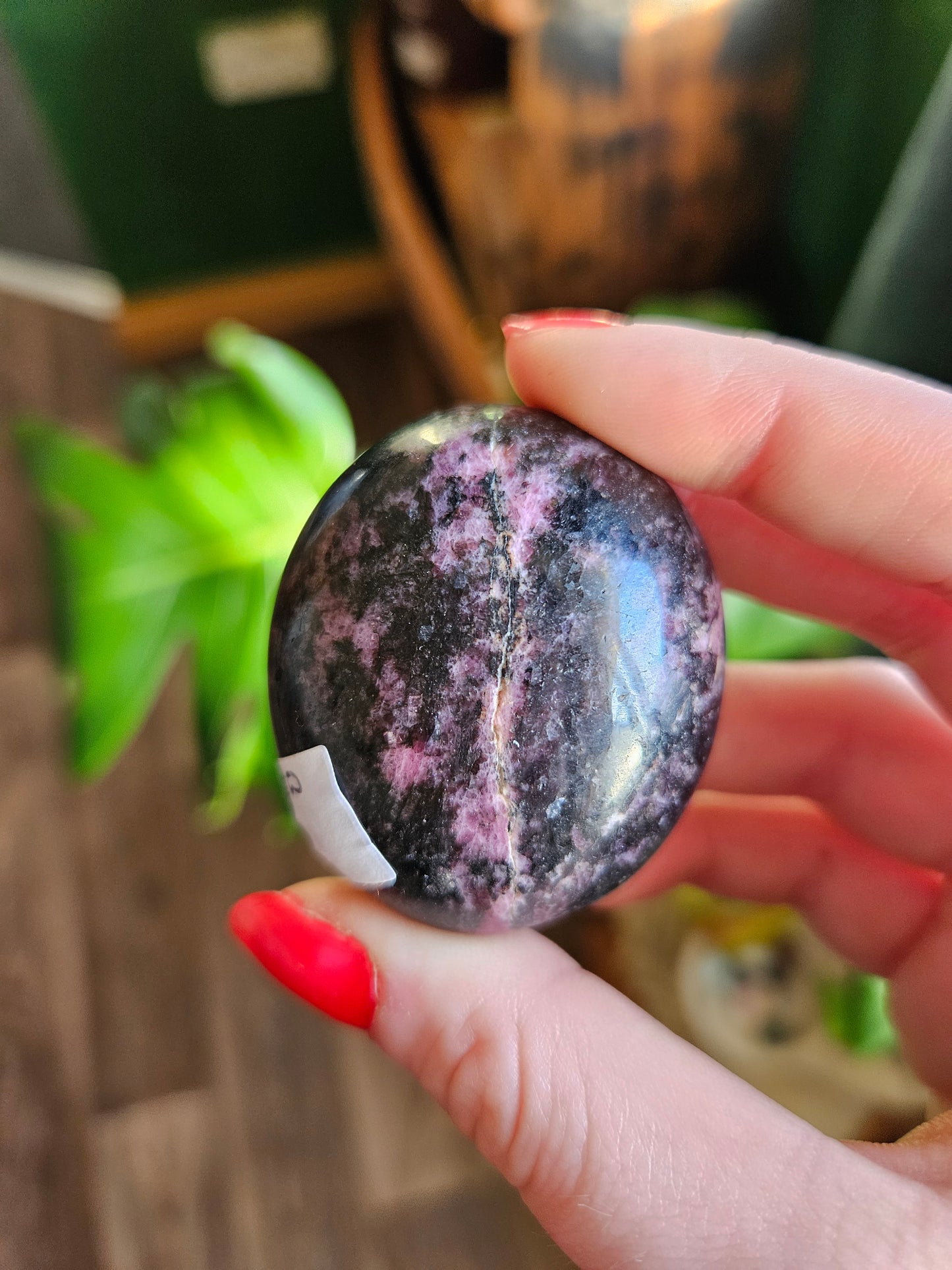 Rhodonite palmstone