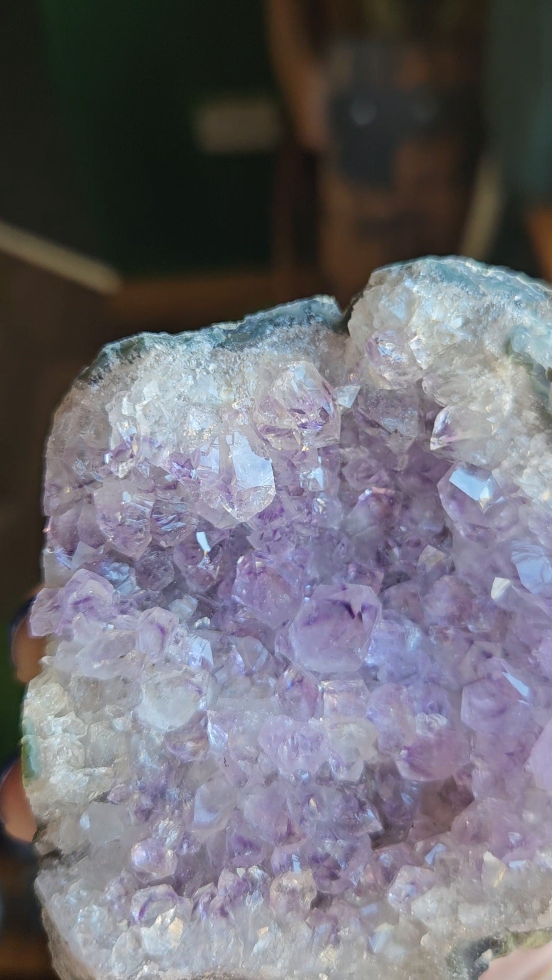 Lilac Amethyst geode - 398g