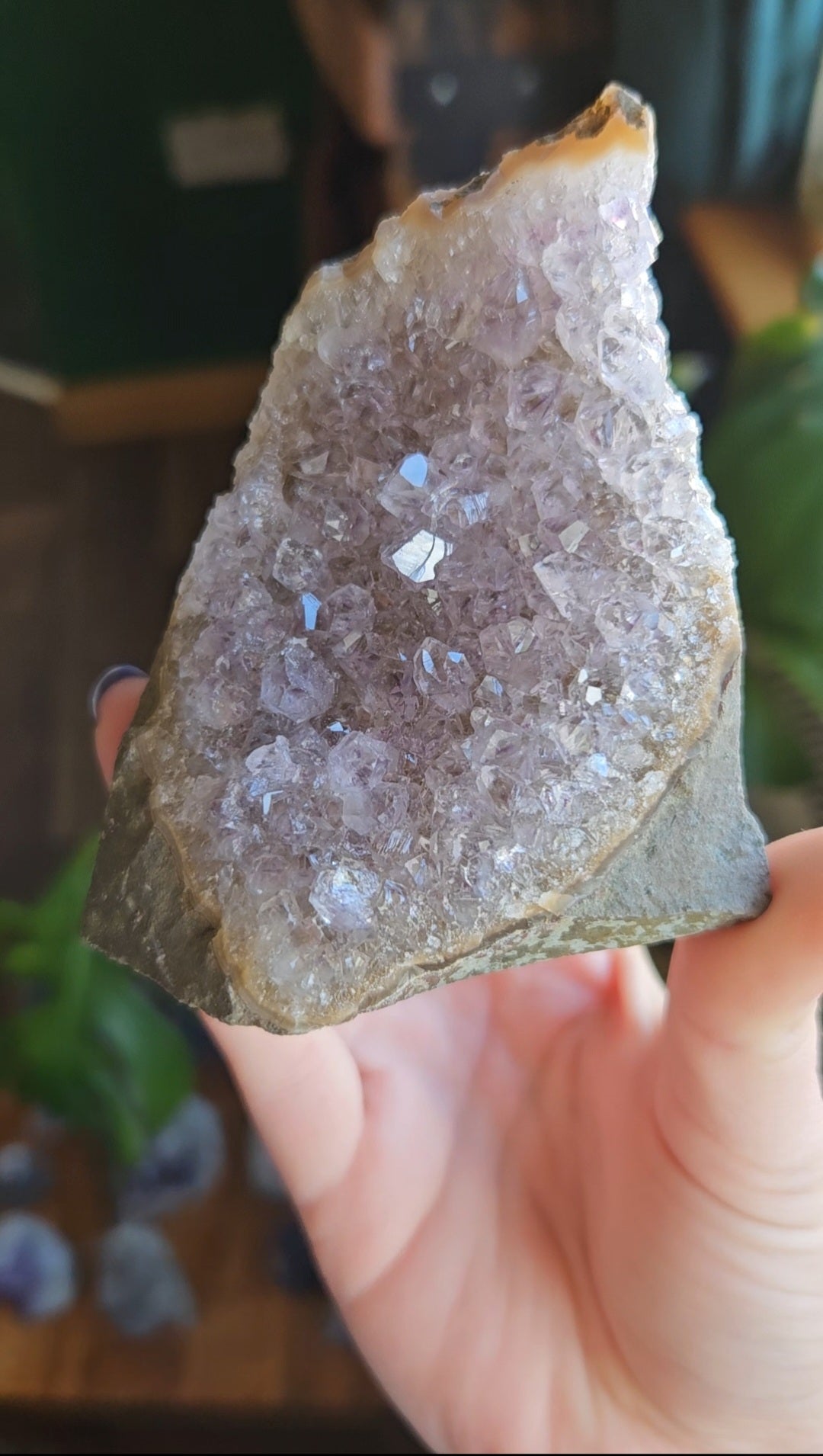 Amethyst triangle geode - 299g