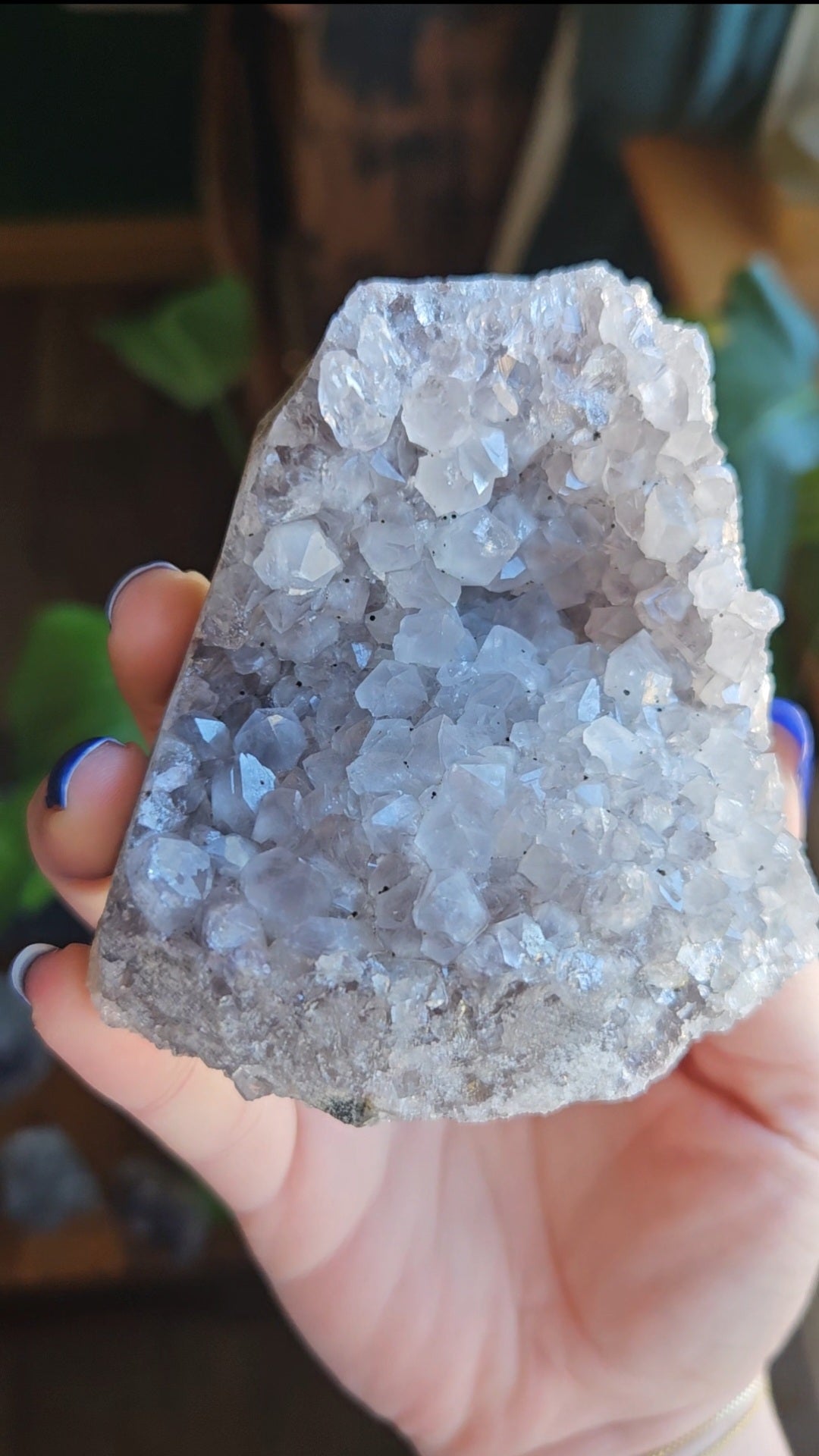 Speckled Amethyst geode - 304g