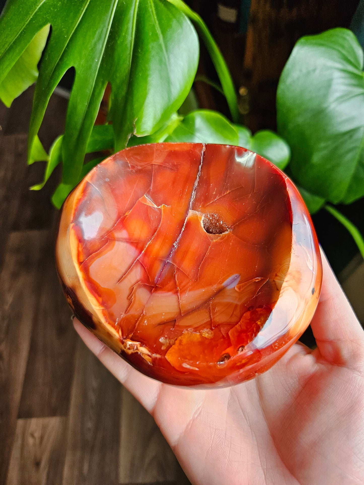 Large Carnelian bowl - 5x4" inch