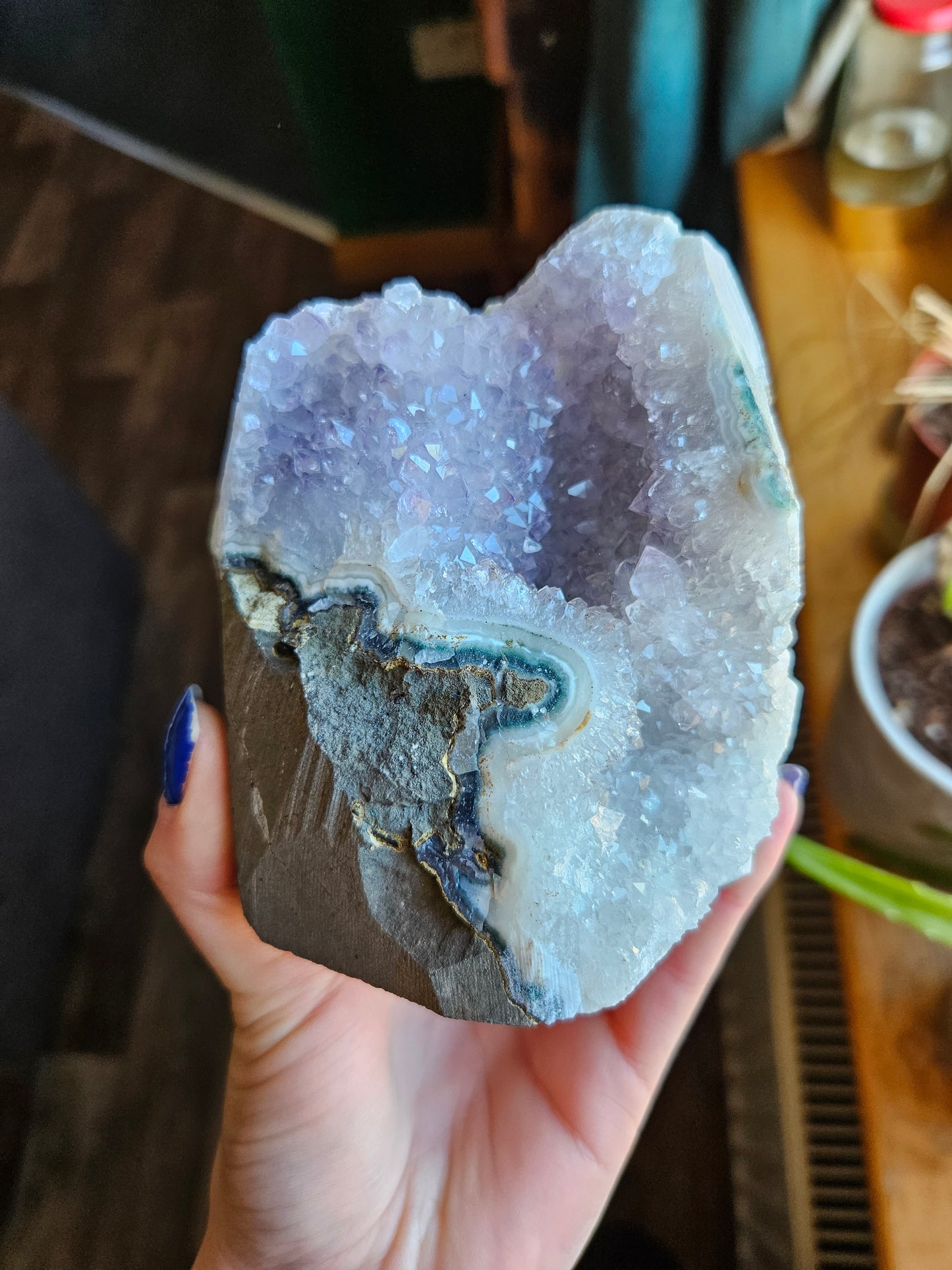 XL Amethyst geode cave - 756g