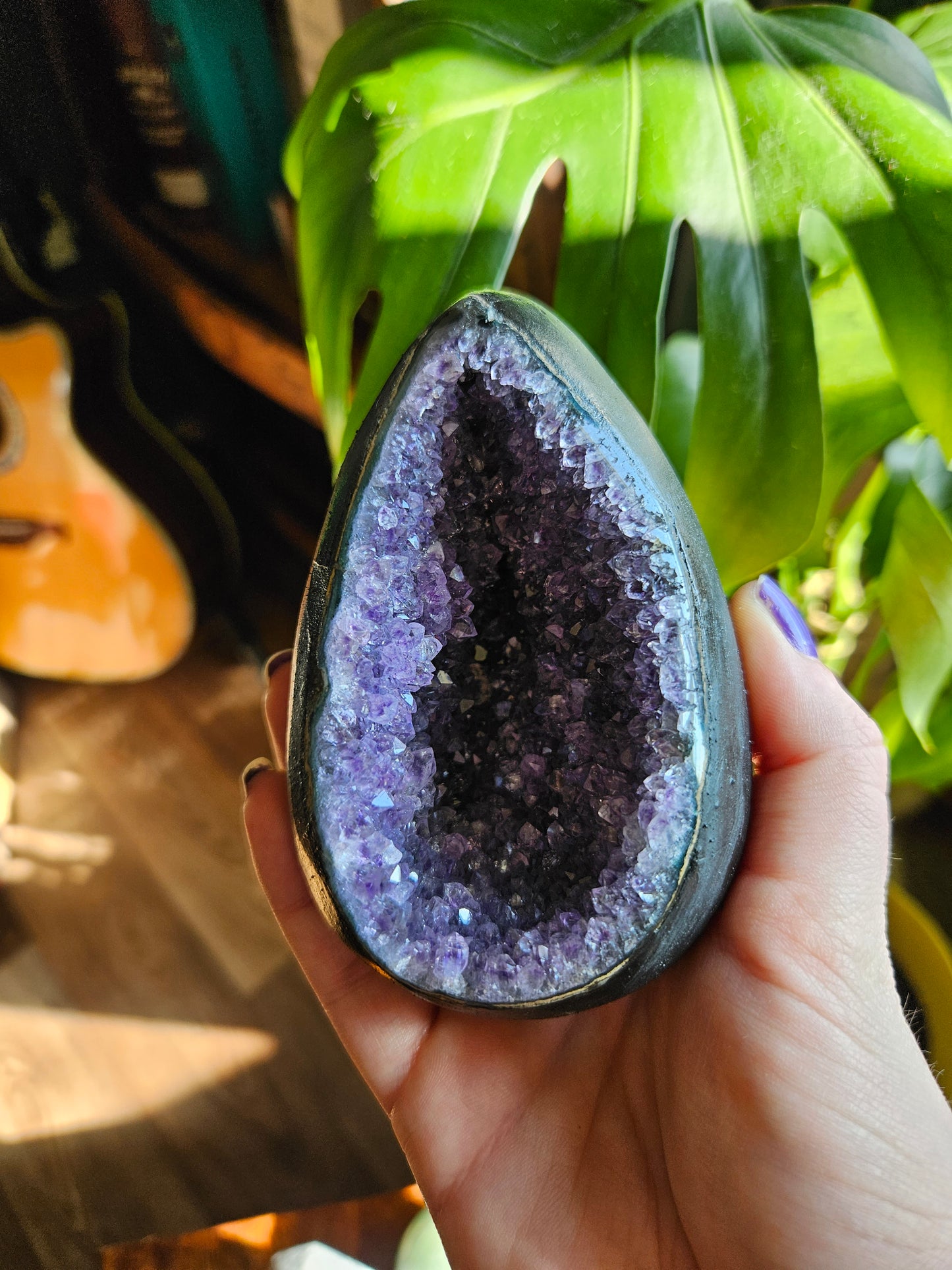 Large Amethyst geode egg - 567g