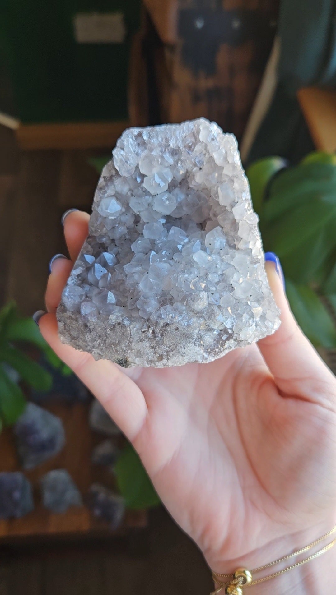 Speckled Amethyst geode - 304g