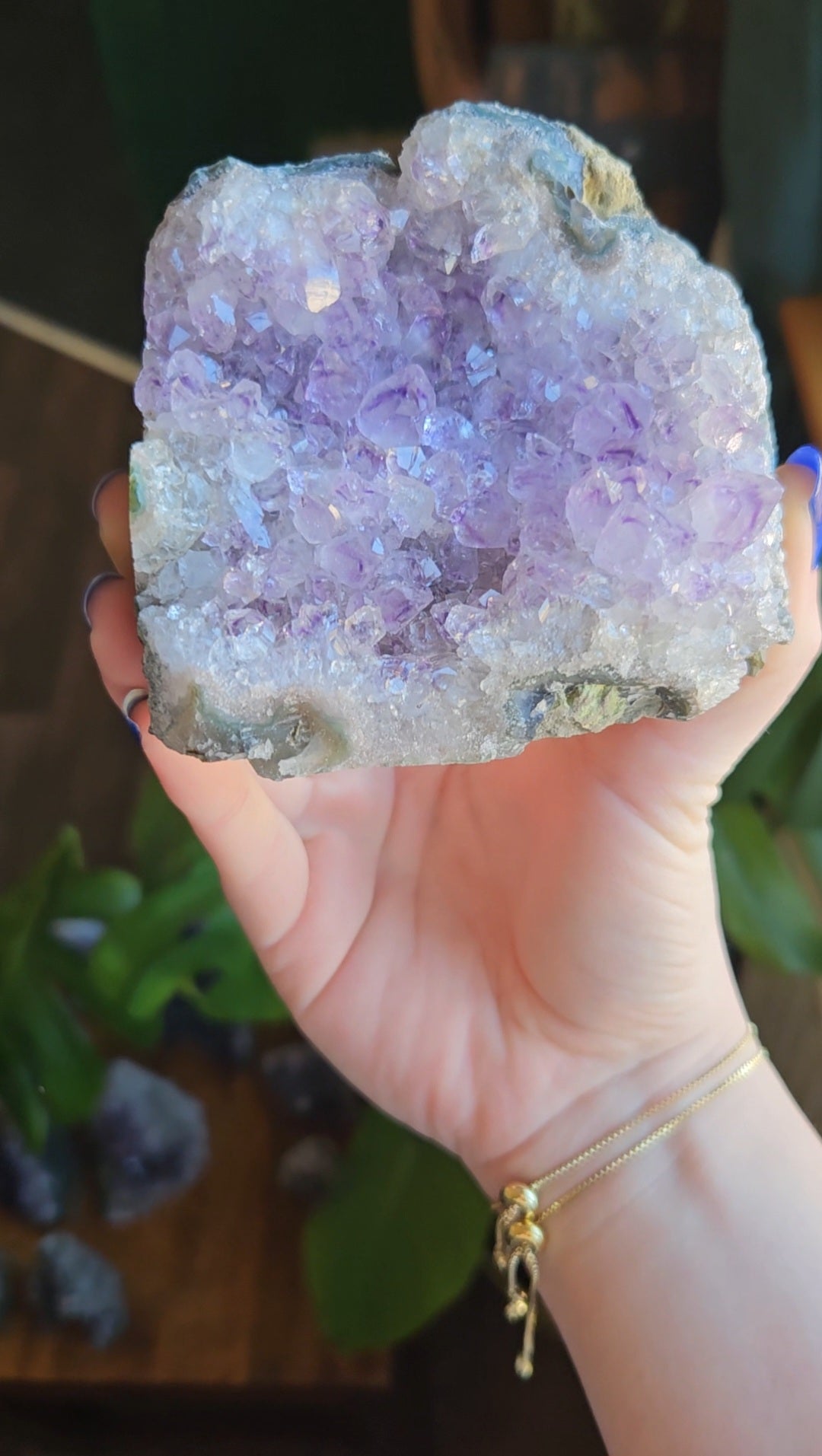 Lilac Amethyst geode - 398g