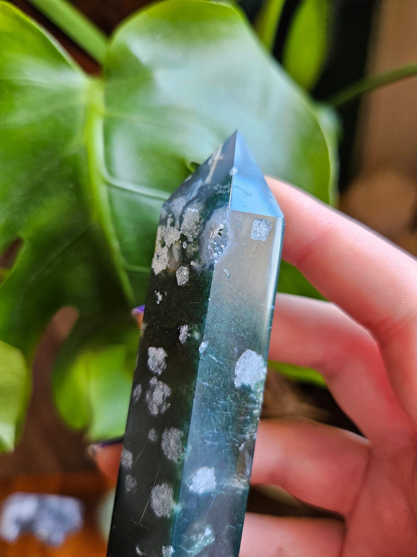 Tall Moss Agate point