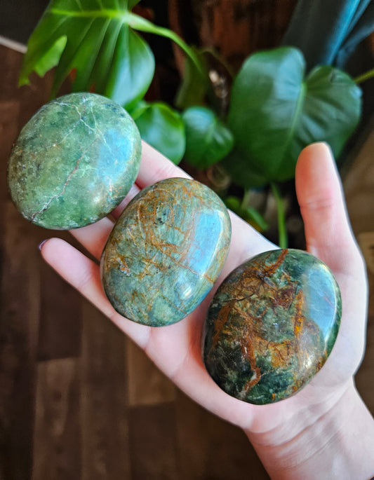 Chrysoprase palmstone