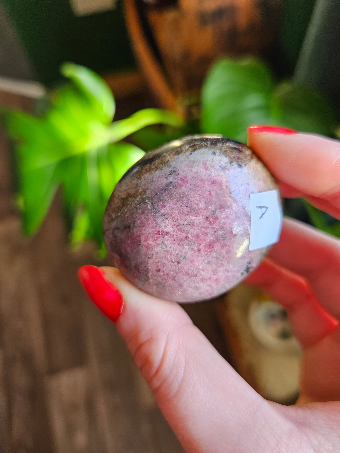 Rhodonite palmstone
