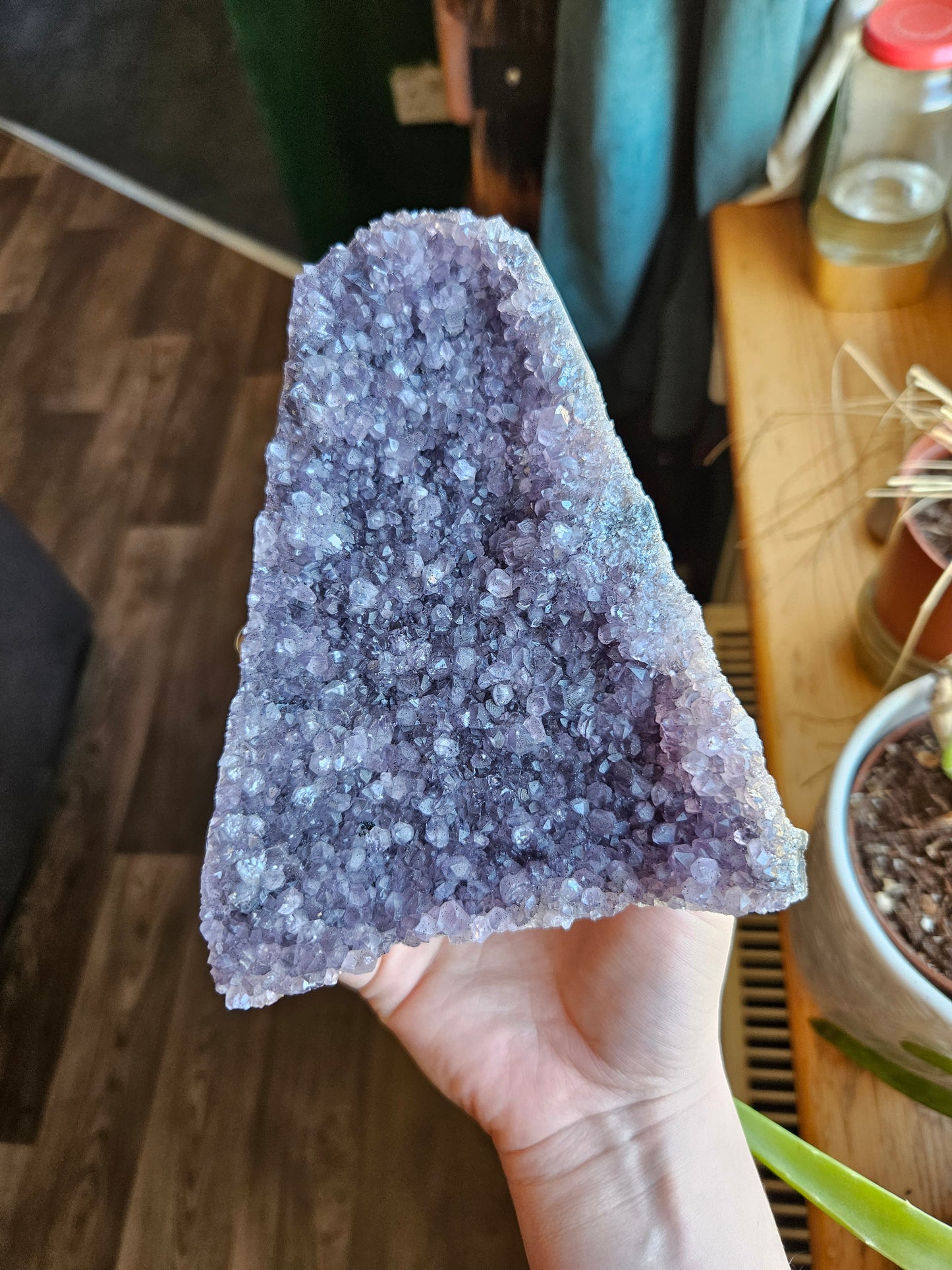Grape Amethyst geode - 1kg