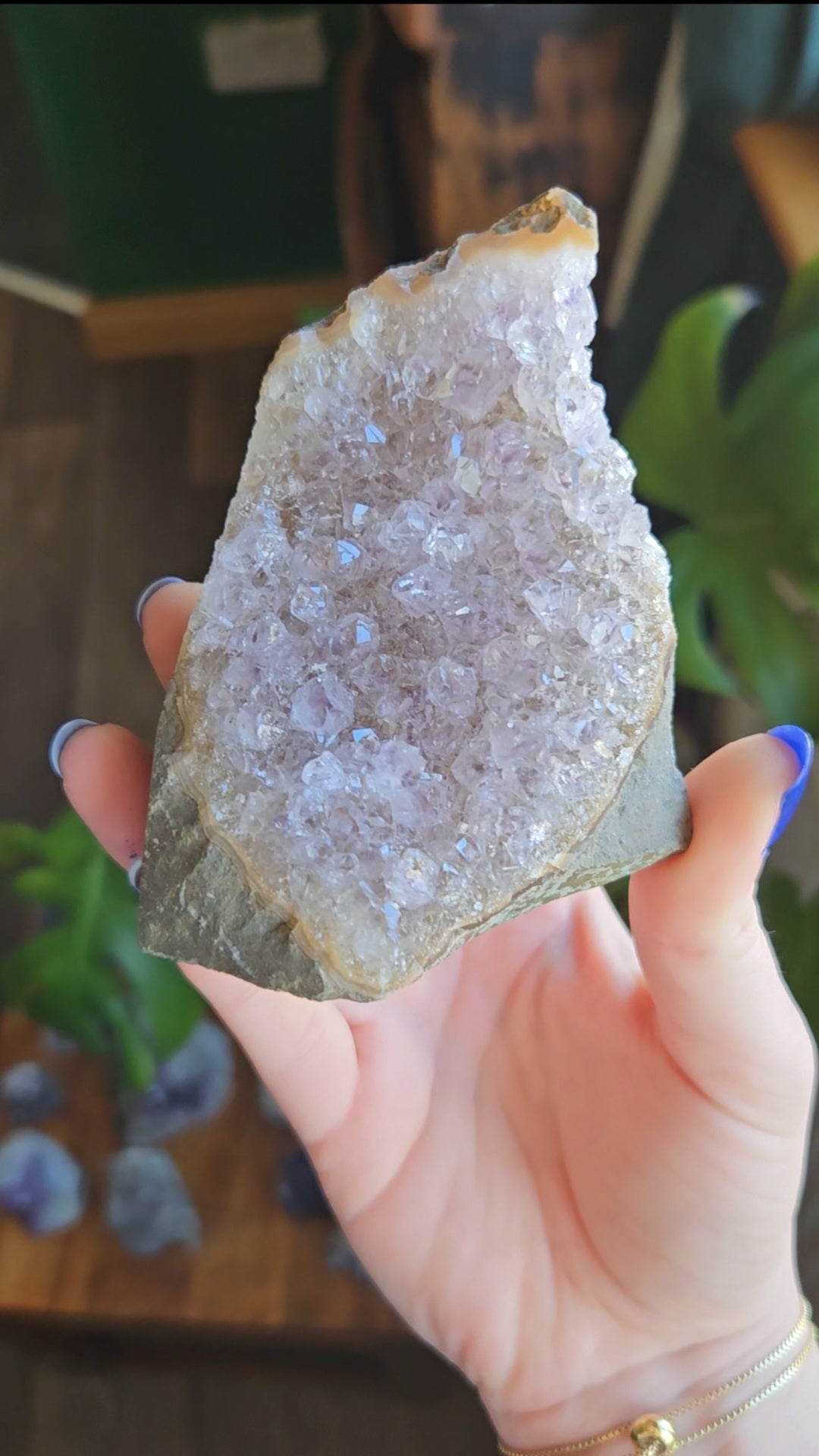 Amethyst triangle geode - 299g