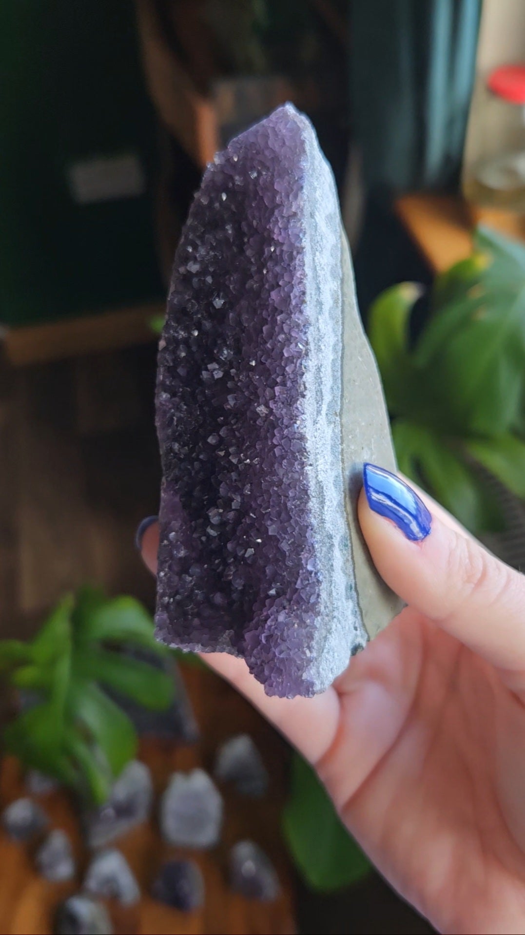 Tall Grape Amethyst geode - 280g