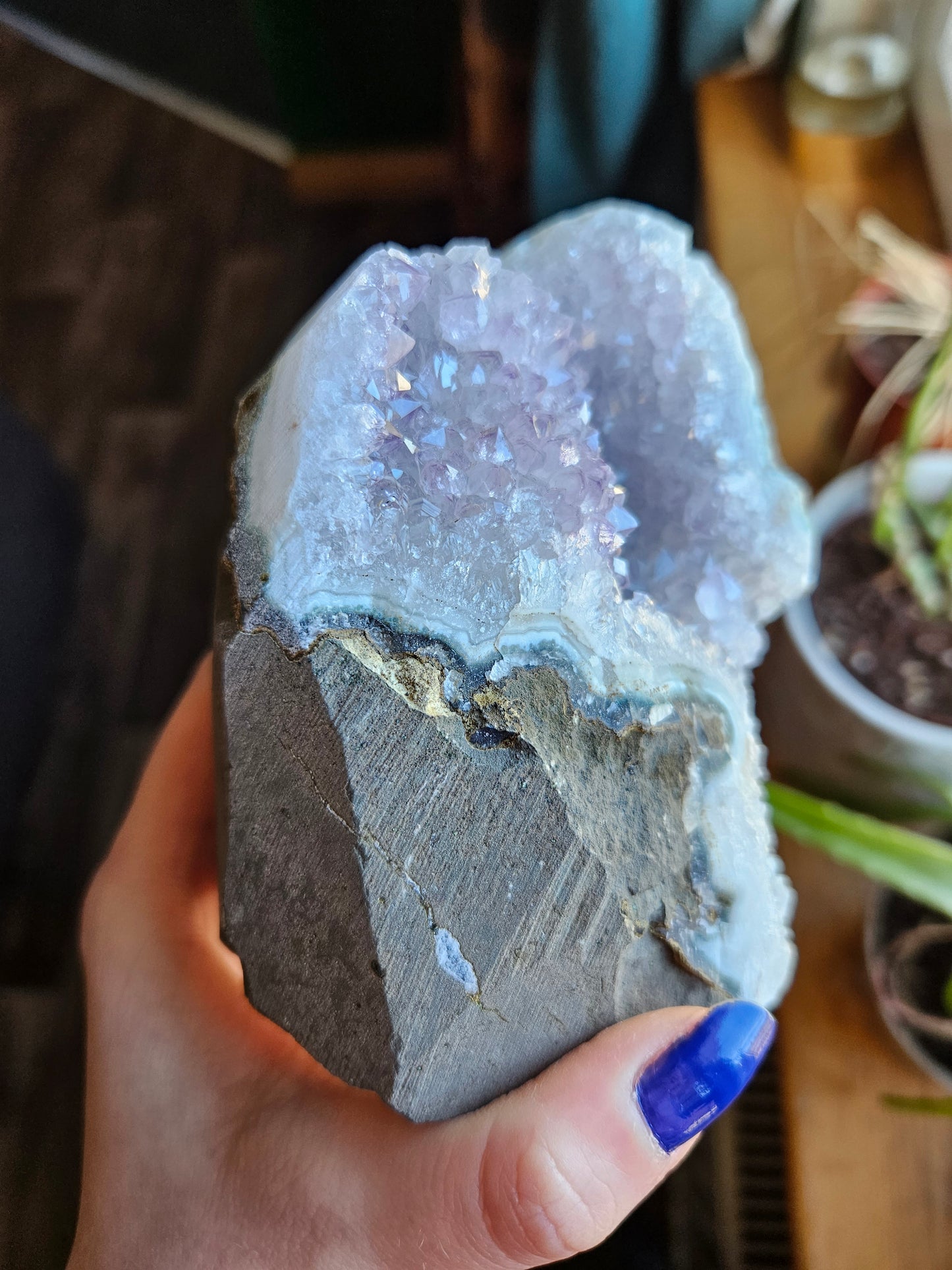 XL Amethyst geode cave - 756g