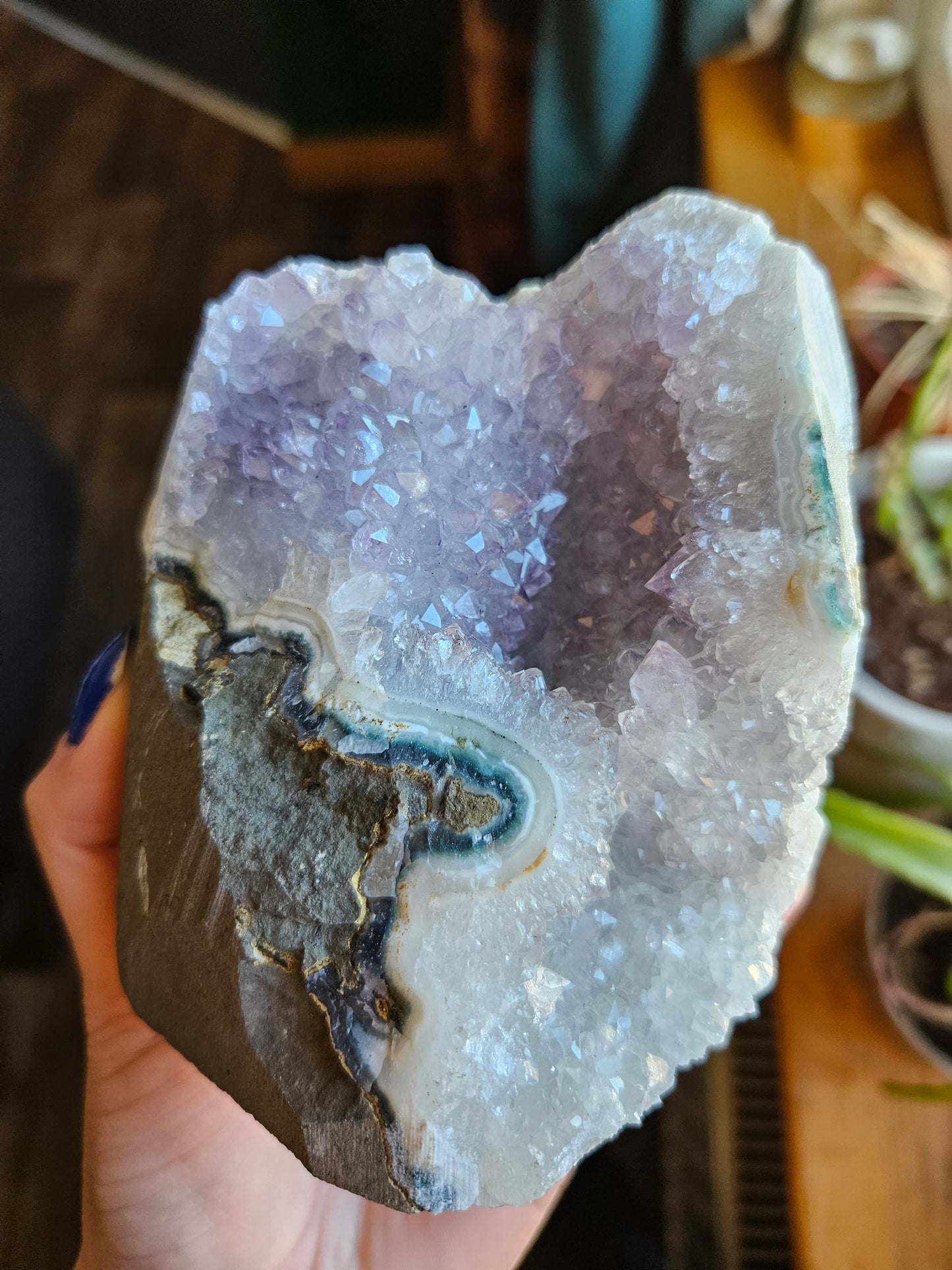 XL Amethyst geode cave - 756g