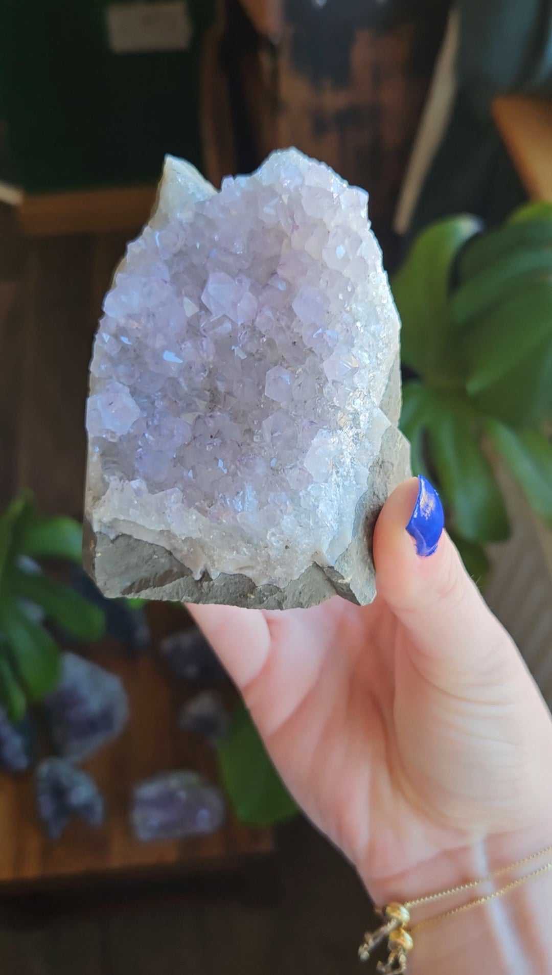 Large Lilac Amethyst geode - 462g