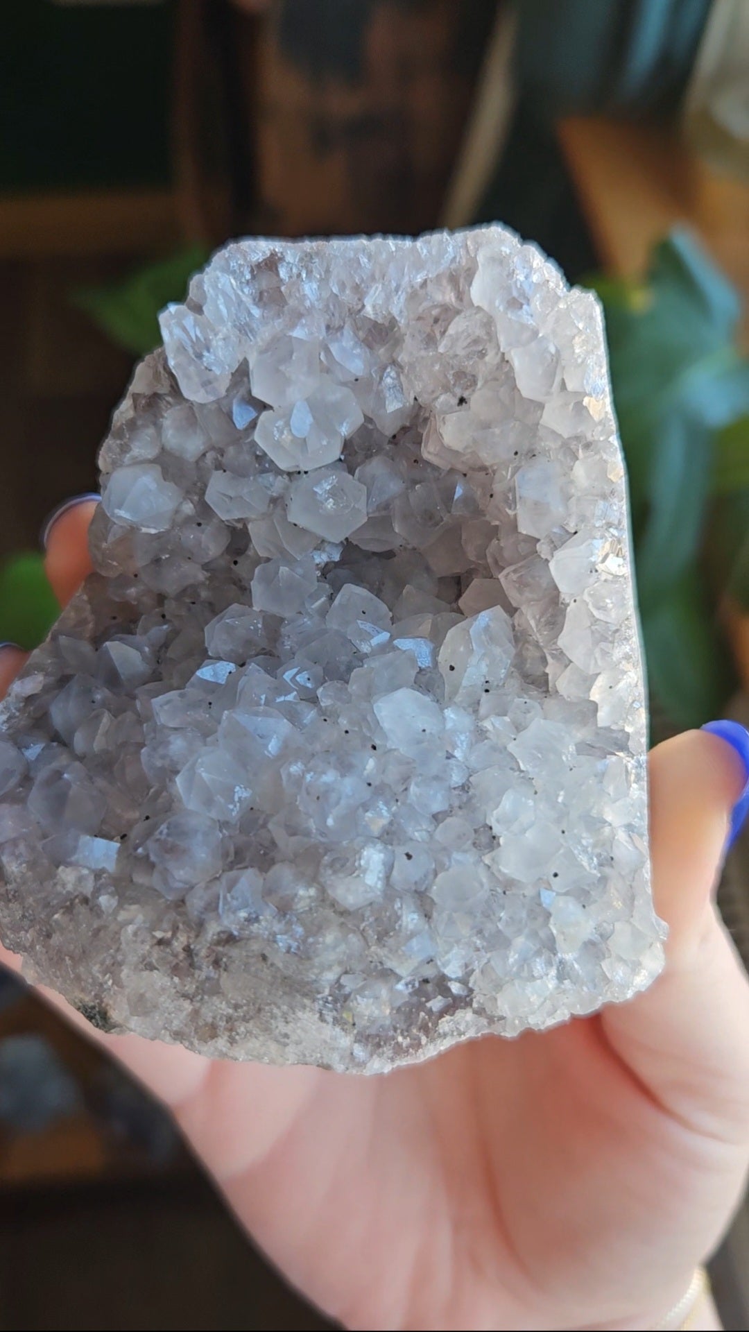 Speckled Amethyst geode - 304g