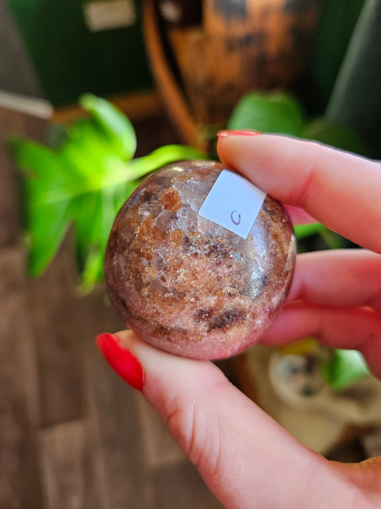 Rhodonite palmstone