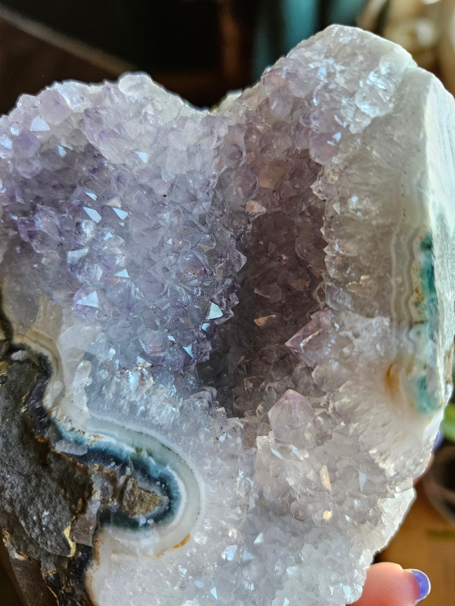 XL Amethyst geode cave - 756g