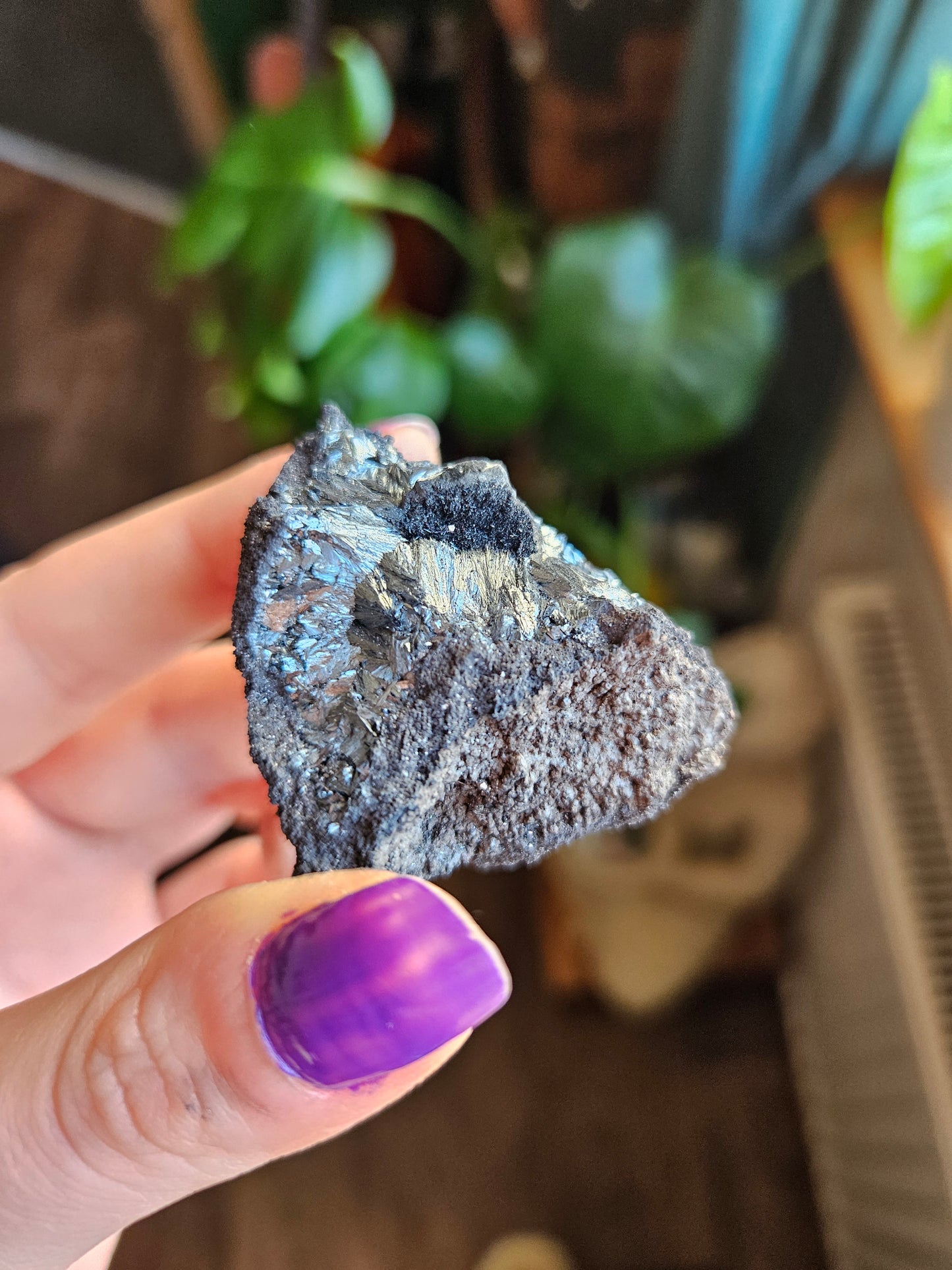 Pyrolusite specimen