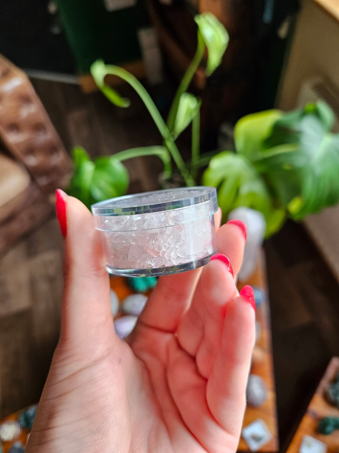 Rose Quartz chips - 50g pot
