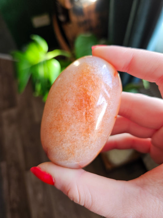 Large Carnelian palmstone
